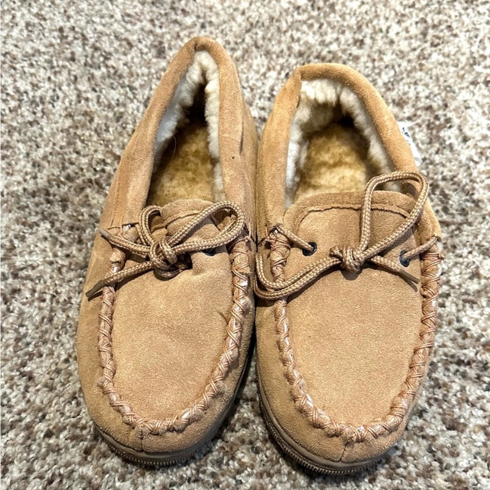 Woolworks 100% Australian Sheepskin
Slippers - MOCCASIN STYLE. NWOT